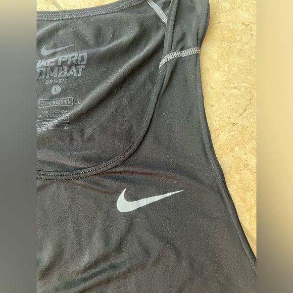Nike tank top - Picture 2 of 4